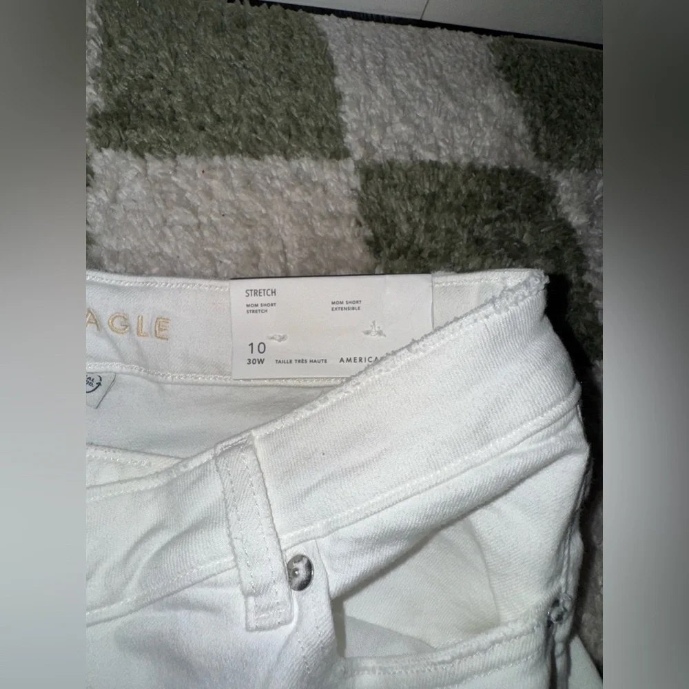 American Eagle Outfitters White Cuffed Denim Shorts - Picture 3 of 7